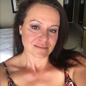 Meet your Posher, Lorraine